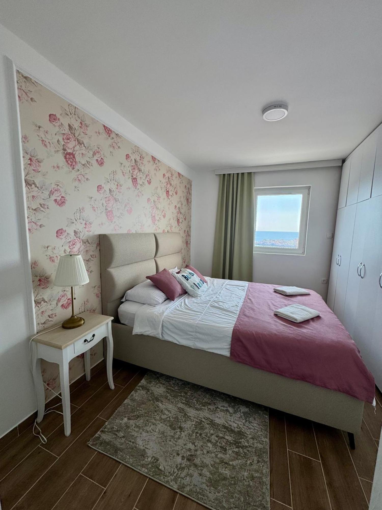 Pine&Sea Beach Retreat Ilha Sveti Stefan Exterior foto