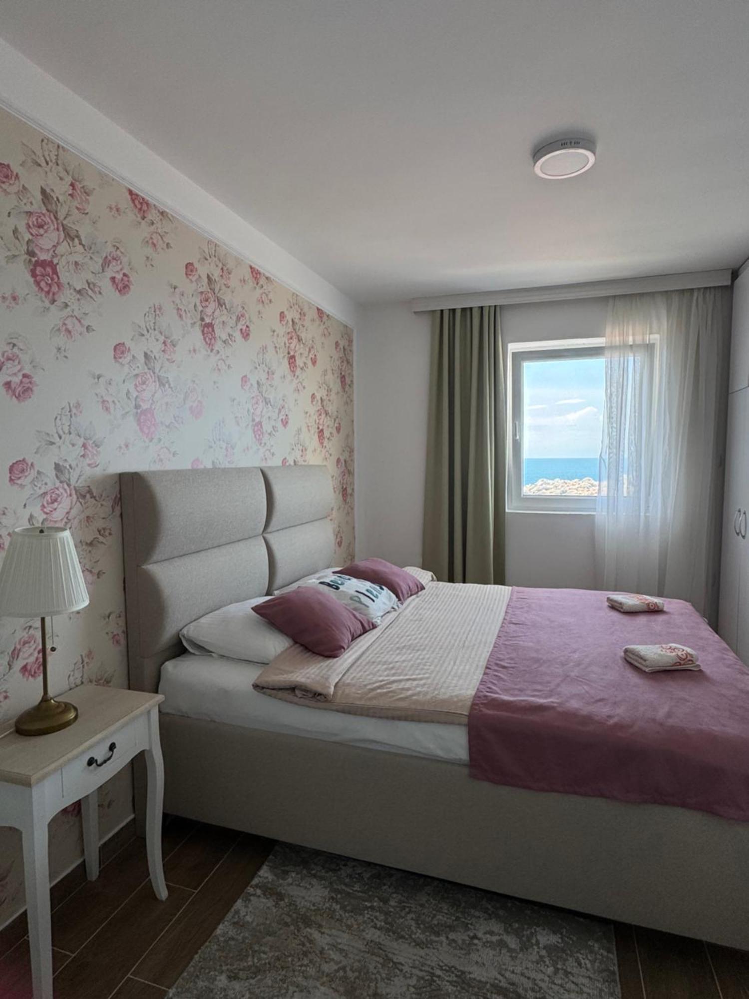 Pine&Sea Beach Retreat Ilha Sveti Stefan Exterior foto